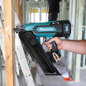 Pistol pentru batut cuie LXT 18V, 90 mm, livrat fara acumulator