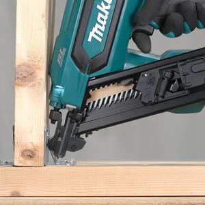 Pistol pentru batut cuie pentru conectori metalici, LXT 18V, 64 mm, livrat fara acumulator
